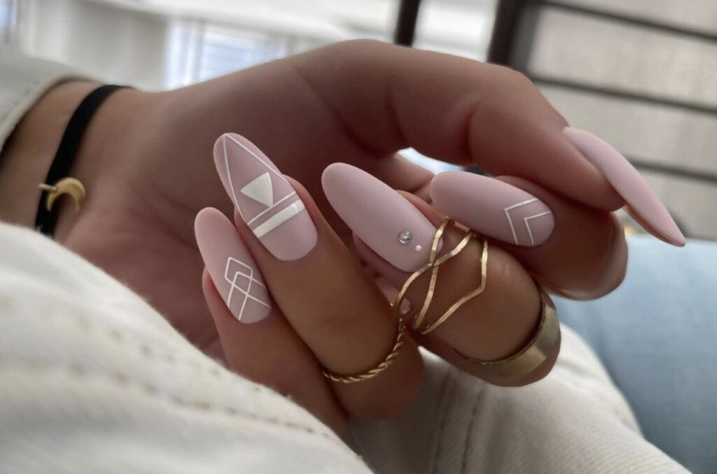 Unhas decoradas em gel: Unhas decoradas em gel Delicadas